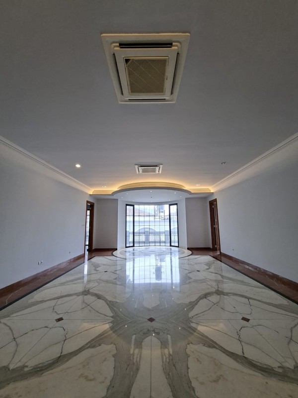 Rumah Mewah siap huni dikawasan Jakarta Selatan