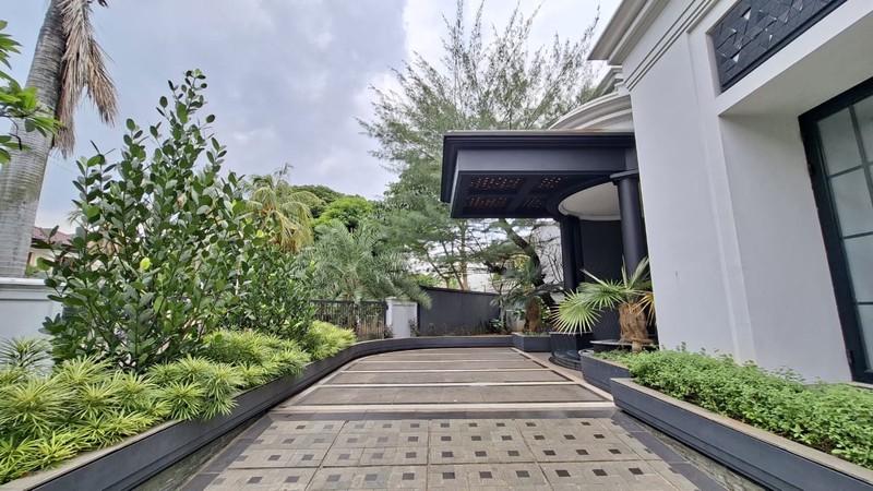 Rumah Mewah siap huni dikawasan Jakarta Selatan