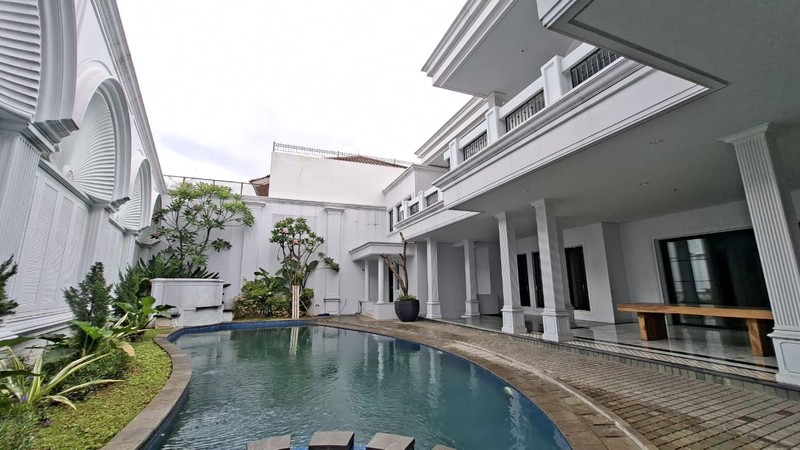Rumah Mewah siap huni dikawasan Jakarta Selatan