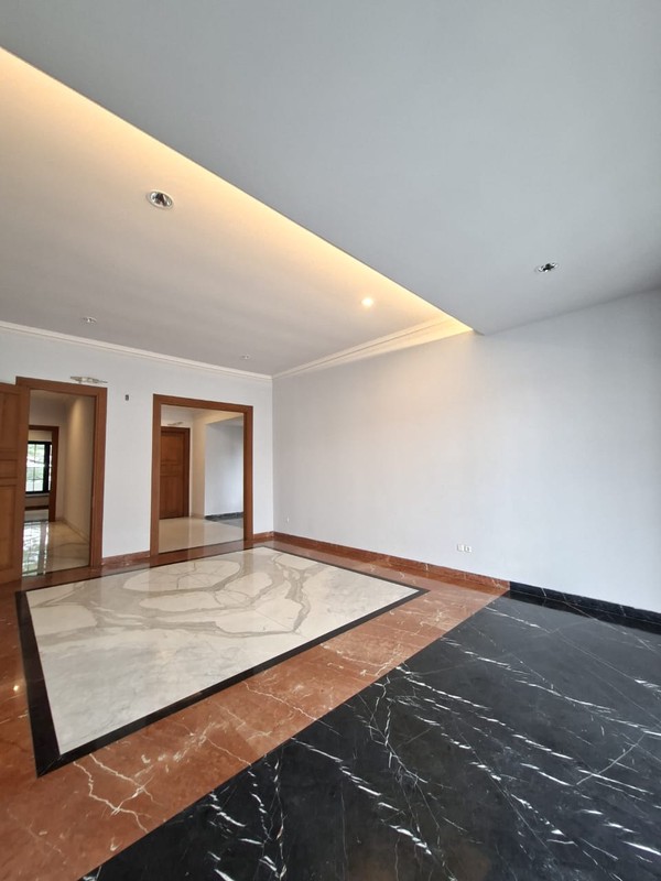 Rumah Mewah siap huni dikawasan Jakarta Selatan