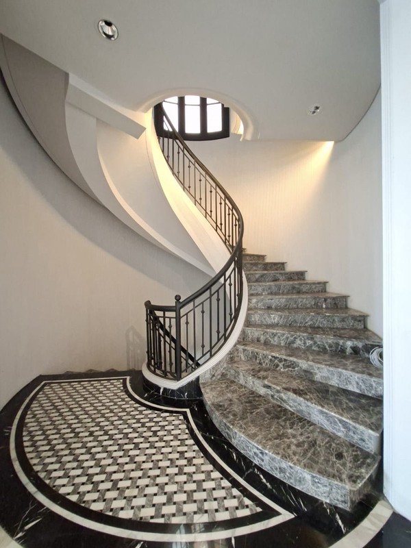 Rumah Mewah siap huni dikawasan Jakarta Selatan