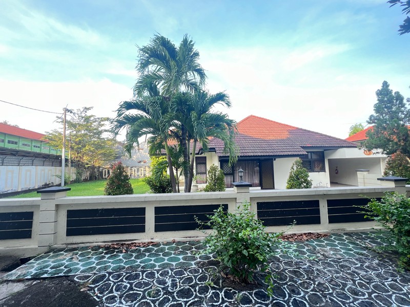 Di Jual Ex Expat Housing TAMAN SIDOARJO