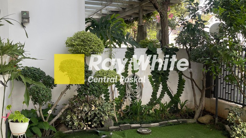 Rumah 2,5 Lantai di Batununggal Indah Kota Bandung