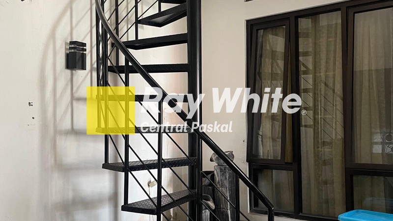 Rumah 2,5 Lantai di Batununggal Indah Kota Bandung