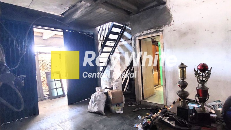 Rumah di Mainroad Cibauyut Raya Kota Bandung