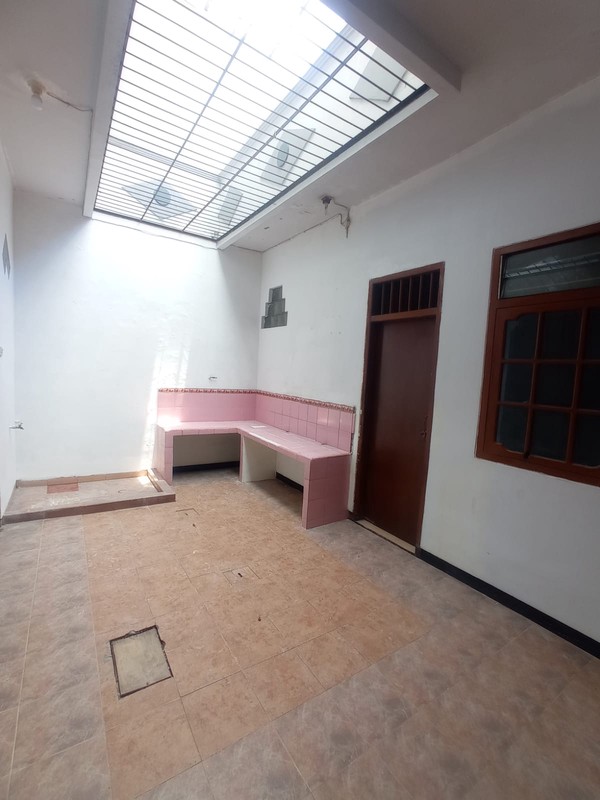 DiJual Rumah Terawat Mulyosari Tengah,dekat Pakuwon City n ITS