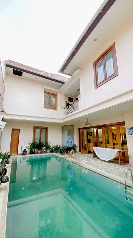 Mansion Mewah 3 Lantai di Sektor 1 Bintaro Jakarta Selatan - Hook, Kolam Renang, SHM, Furnished, Akses Tol 5 Menit