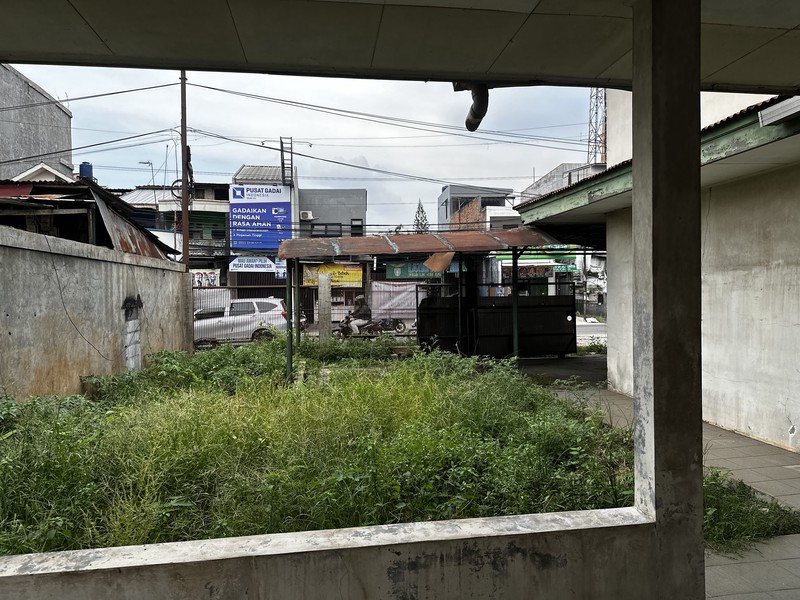 Dijual Cepat Rumah Komersil 2 Lantai Strategis di Jombang Raya - Lokasi Ramai Cocok untuk Usaha