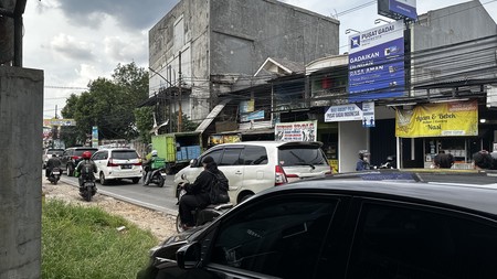 Dijual Cepat Rumah Komersil 2 Lantai Strategis di Jombang Raya - Lokasi Ramai Cocok untuk Usaha