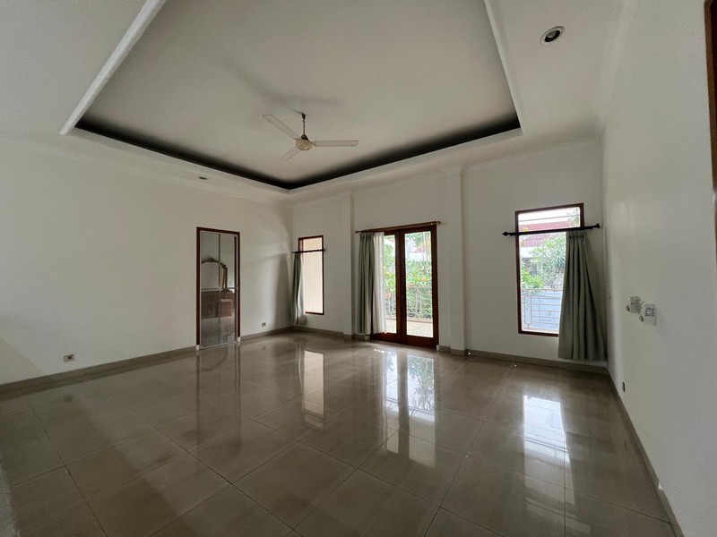 Prime Location house for rent in central kemang jakarta selatan 