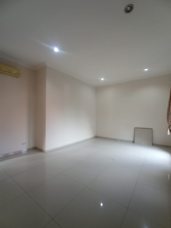 DiJual Rumah Estetik Jl Kapuas,Selangkah ke Dipenegoro n Darmo