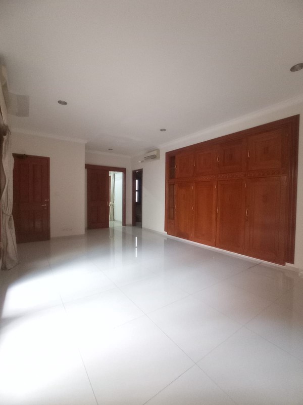 DiJual Rumah Estetik Jl Kapuas,Selangkah ke Dipenegoro n Darmo