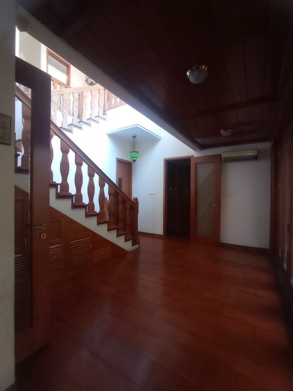 DiJual Rumah Estetik Jl Kapuas,Selangkah ke Dipenegoro n Darmo