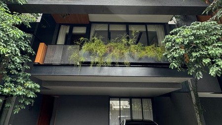 Modern minimalist style house for expat family  fully furnish in kemang 