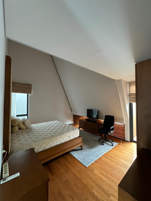 Modern minimalist style house for expat family  fully furnish in kemang 