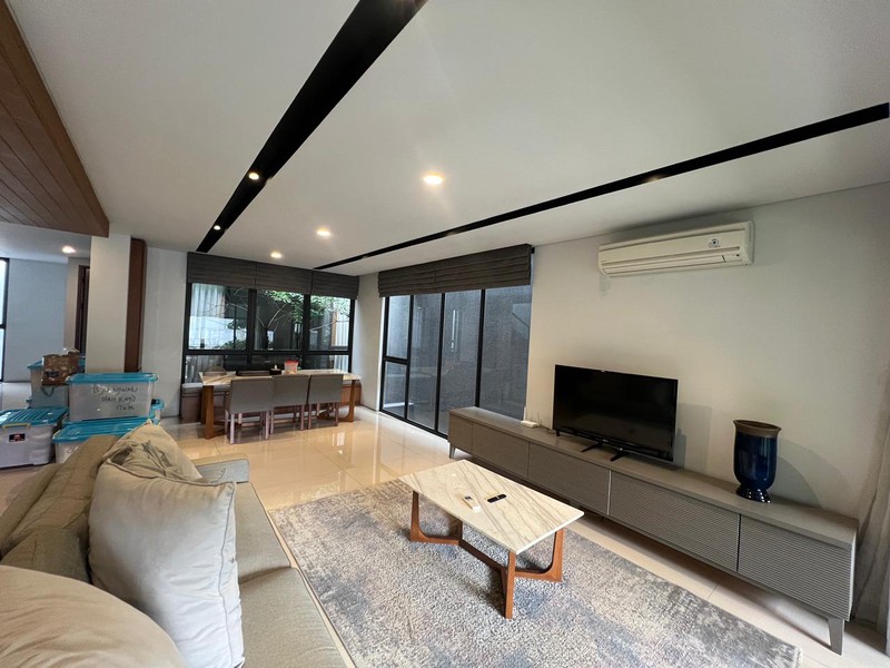 Modern minimalist style house for expat family  fully furnish in kemang 