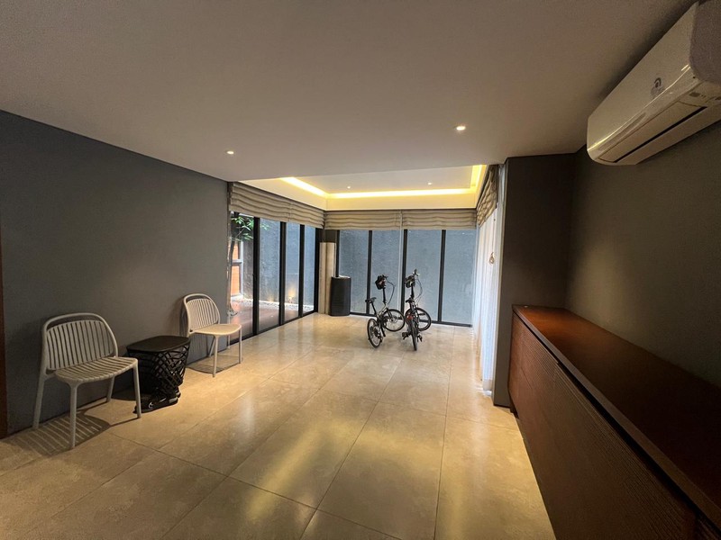 Modern minimalist style house for expat family  fully furnish in kemang 