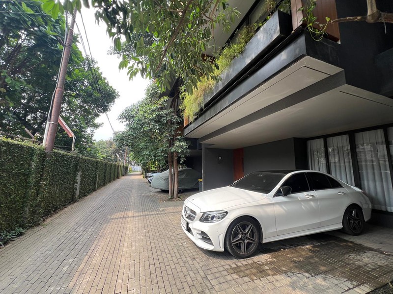Modern minimalist style house for expat family  fully furnish in kemang 