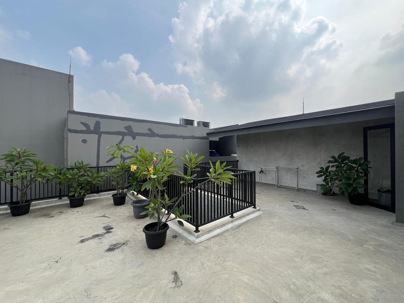 Modern minimalist style house for expat family  fully furnish in kemang 