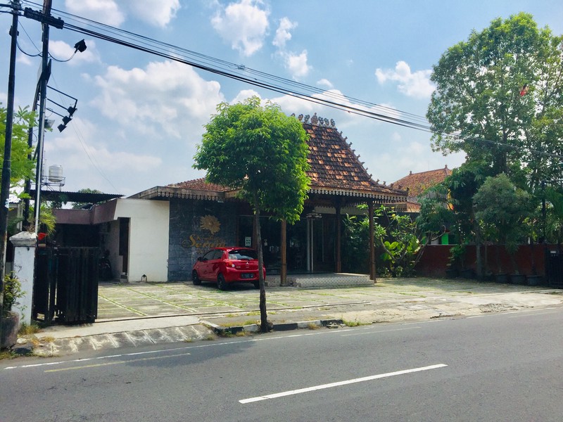 RUANG USAHA  STRATEGIS JL DR SUTOMO, DEKAT SMA STELLA DUCE.