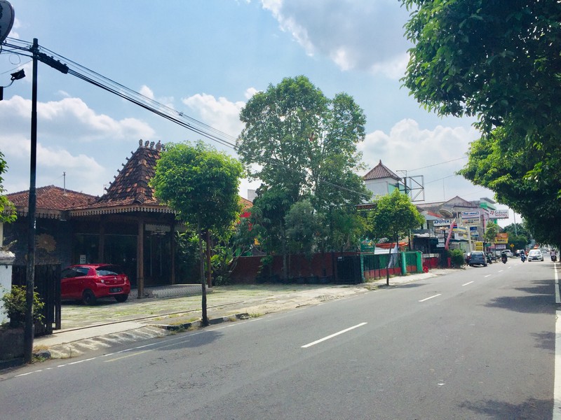 RUANG USAHA  STRATEGIS JL DR SUTOMO, DEKAT SMA STELLA DUCE.