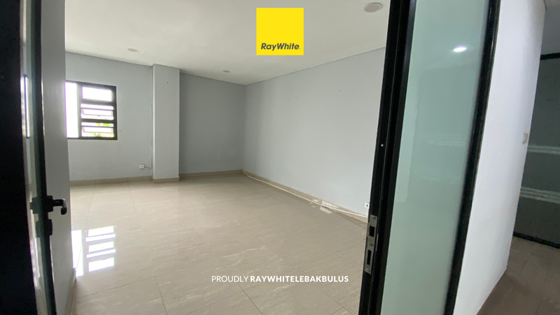 Dijual Cepat! Gedung Kantor Siap Pakai di Jl Wijaya, Kebayoran Baru 