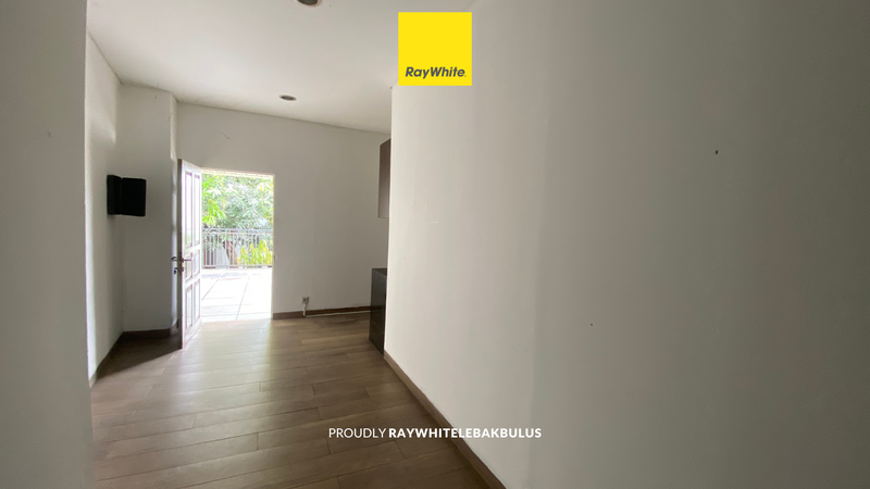 Dijual Cepat! Gedung Kantor Siap Pakai di Jl Wijaya, Kebayoran Baru 