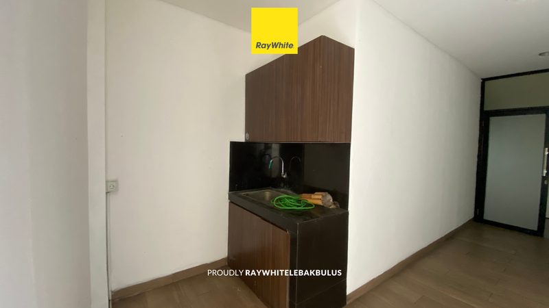 Dijual Cepat! Gedung Kantor Siap Pakai di Jl Wijaya, Kebayoran Baru 