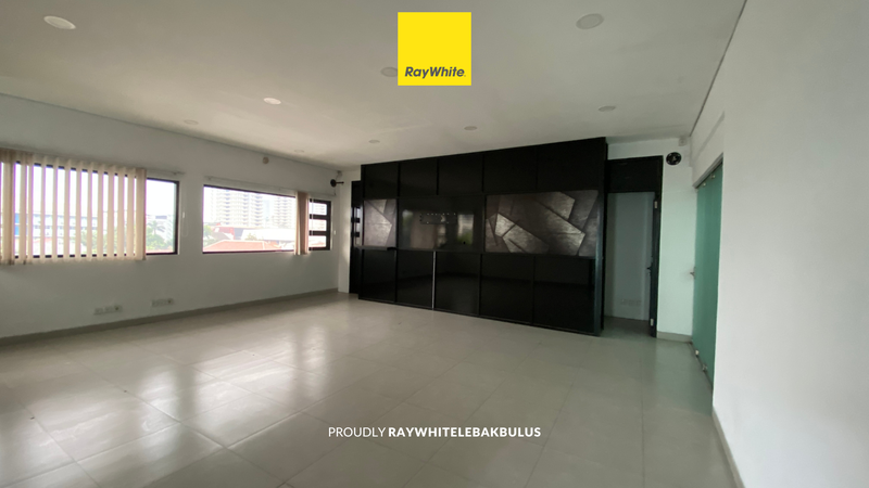 Dijual Cepat! Gedung Kantor Siap Pakai di Jl Wijaya, Kebayoran Baru 