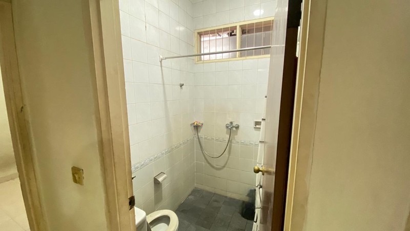 RUMAH DISEWA DI LEBAK BULUS AMAN DAN NYAMAN.