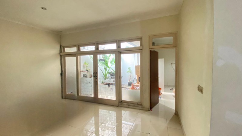 RUMAH DISEWA DI LEBAK BULUS AMAN DAN NYAMAN.