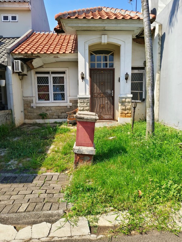 Rumah perlu renovasi di Kota Wisata