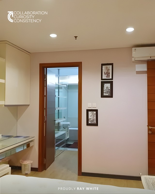 Jual Apartemen Pakuwon Surabaya Barat Waterplace De Residence Tower D Mewah, Private Lift, View Kolam, Harga Nego! Lokasi Superblock Pakuwon Indah Surabaya Barat