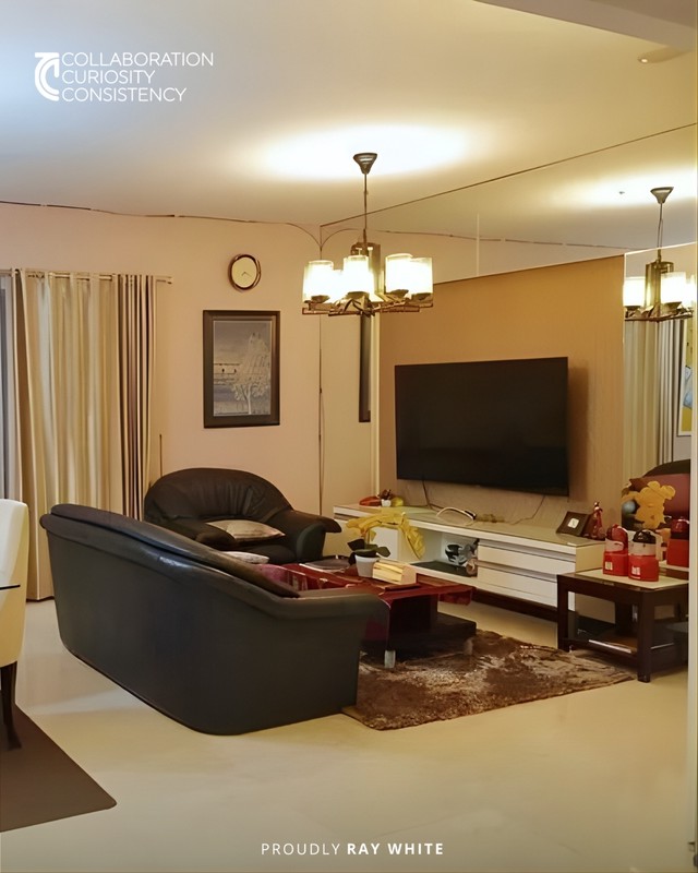 Jual Apartemen Pakuwon Surabaya Barat Waterplace De Residence Tower D Mewah, Private Lift, View Kolam, Harga Nego! Lokasi Superblock Pakuwon Indah Surabaya Barat