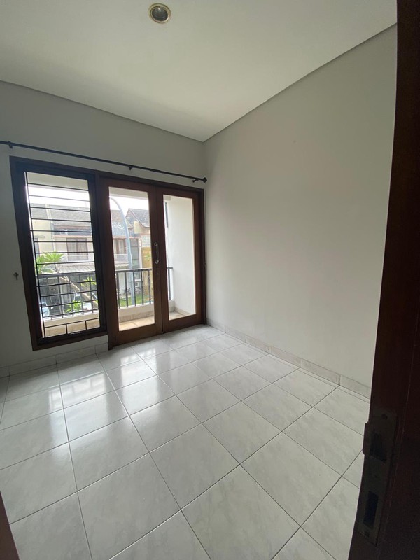 Rumah dalam cluster, siap huni di Bintaro sektor 9.