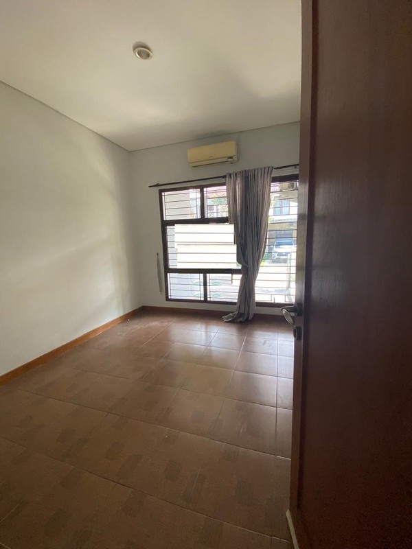 Rumah dalam cluster, siap huni di Bintaro sektor 9.