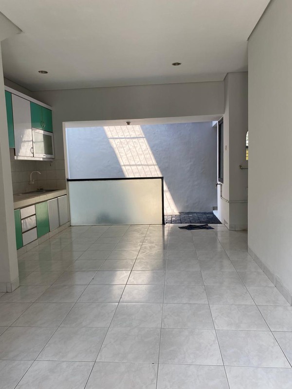 Rumah dalam cluster, siap huni di Bintaro sektor 9.