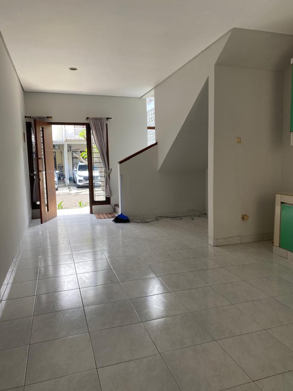 Rumah dalam cluster, siap huni di Bintaro sektor 9.