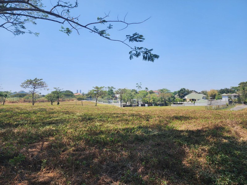 Tanah di Citraland Surabaya Golf Utama Surabaya Barat Dekat G Walk