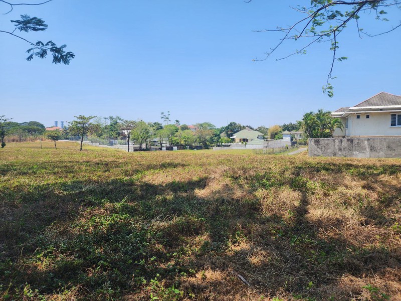 Tanah di Citraland Surabaya Golf Utama Surabaya Barat Dekat G Walk