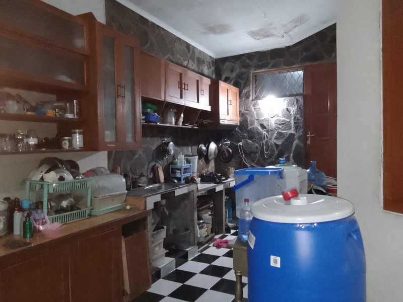 Rumah Besar dengan Halaman Sangat Luas di Bojongloa Bandung