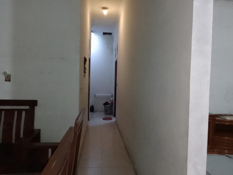 Rumah Besar dengan Halaman Sangat Luas di Bojongloa Bandung