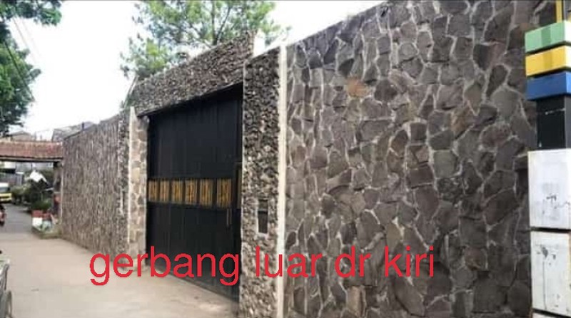 Rumah Besar dengan Halaman Sangat Luas di Bojongloa Bandung