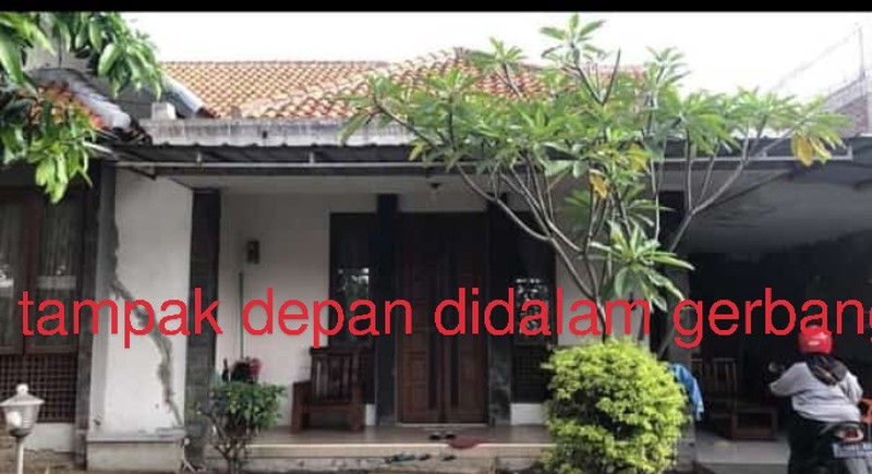 Rumah Besar dengan Halaman Sangat Luas di Bojongloa Bandung