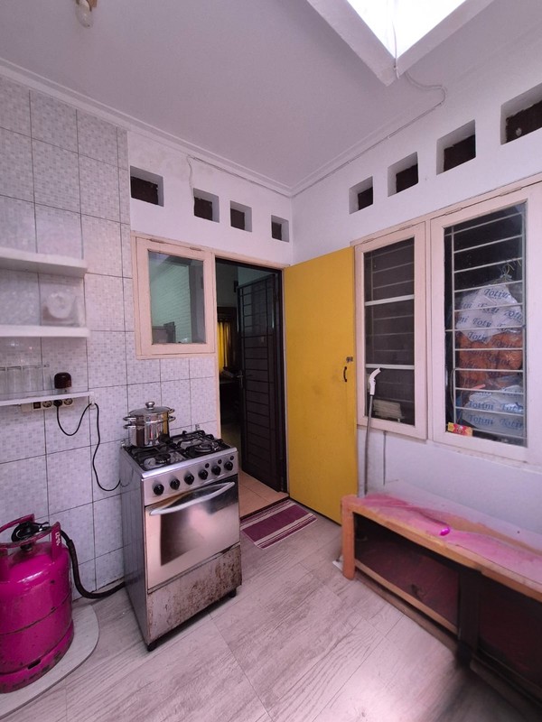 Cinere bukit griya cinere rumah cantik dalam komplek dekat tol