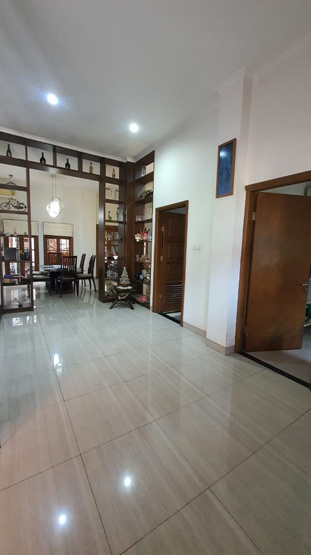 Rumah 2 Lantai, Asri, dalam CLuster di Bintaro Sektor 9