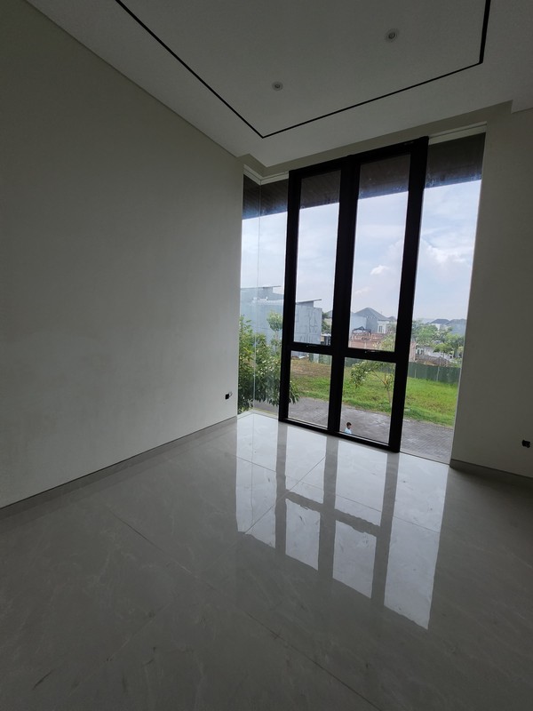 4 Milyar-an Dijual Rumah Baru Woodland Citraland Surabaya New Modern Spesial Row Jalan Boulevard Lebar 4 Mobil Siap Huni Dekat Universitas Ciputra, Hokky Buah, Ciputra Hospital, Pakuwon Mall