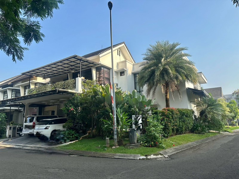Rumah Cantik di Emerald Bintaro dengan Lingkungan Asri 