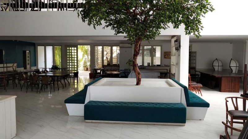 Disewakan Ex Resto Jalan Raya Jemursari