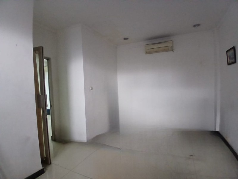 Disewakan ruko di lantai 2 luas 80 meter di Bona Indah Plaza lebak bulus